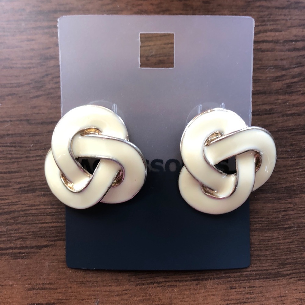 Old Navy 80s Style Stud Earrings